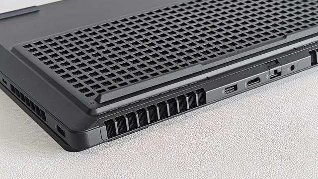 R9 8945HX同阶无敌 暗影精灵11锐龙版评测 更强大的RTX5060游戏本