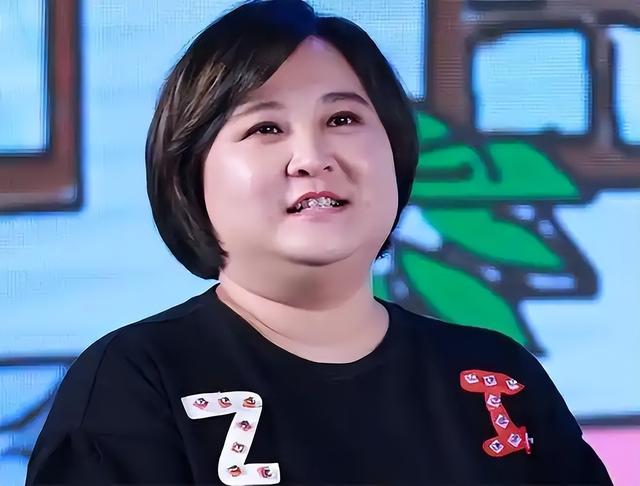 “消失”一年后，43岁的贾玲官宣喜讯，全网恭喜，终于等到这一天