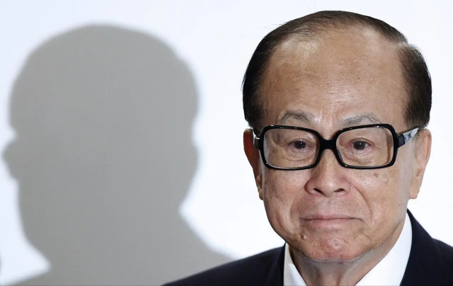 接手李嘉诚43个港口的贝莱德，居然是中国多家龙头企业的大股东！