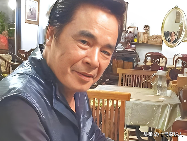 “6个老婆”同住一室，每人每月7万零花钱，71岁又娶第七房小娇妻