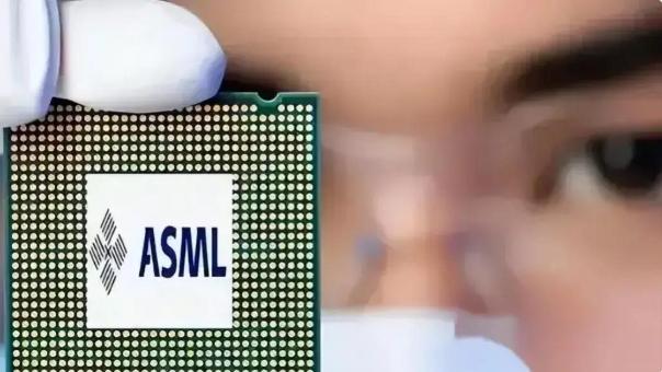 扬眉吐气！国产DUV光刻机研制成功，各国反应：美 韩 荷兰都不笑了