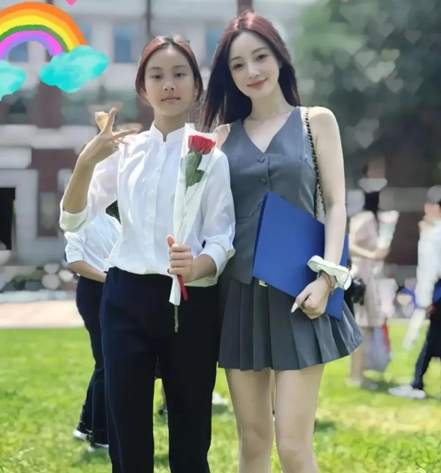 李小璐：年轻时管不住下半身，如今让自己的女儿买了单，她后悔么