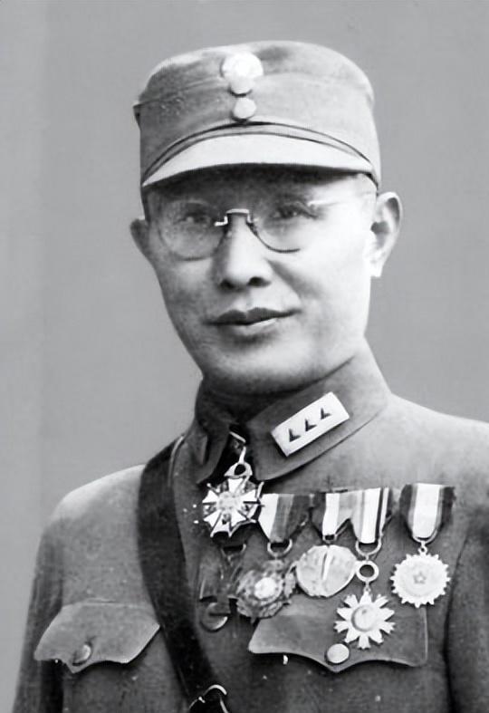 这位国军上将，被周恩来斥为千古罪人，新中国唯独不允许他投降
