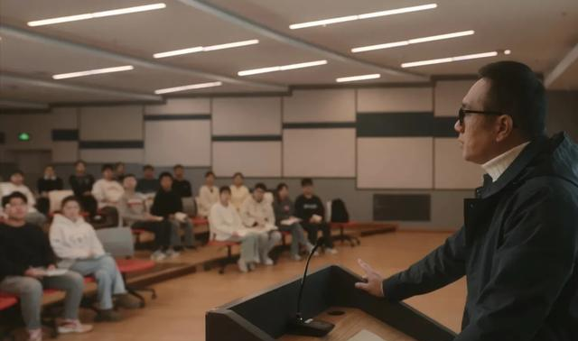 《无所畏惧》直到方丽虹大获全胜，才懂，许卓是害梅大梁的真凶