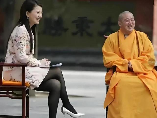 李湘不忍了！公开回应与释永信的真实关系，亲吻照的真相终于大白
