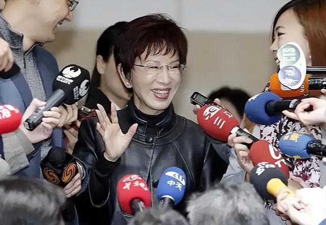民进党下最后通牒：不许任何人出席93阅兵，国民党迎来天赐良机？