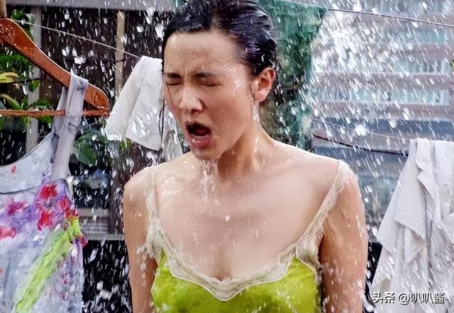 “陪睡上位、知三当三、风流成性”，44岁的宋佳究竟是什么样的人
