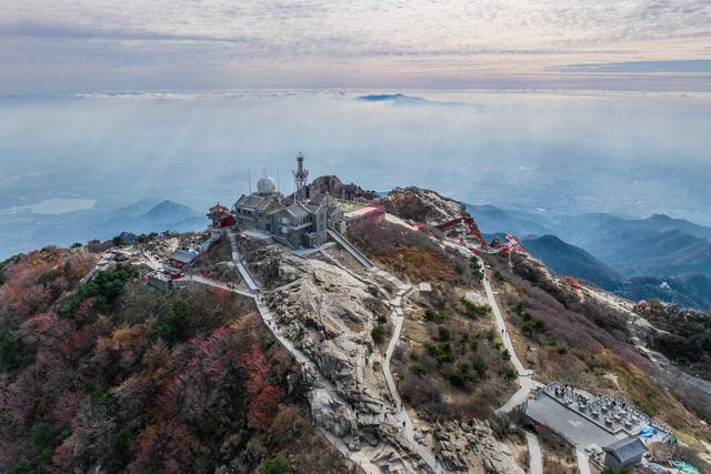 暮秋泰山，用绚烂迎接冬天的到来