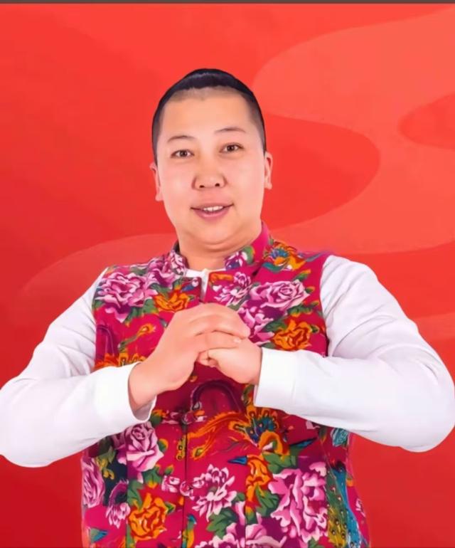 装疯卖傻，丑态百出，目不识丁，到底是谁捧红了这些跳梁小丑？