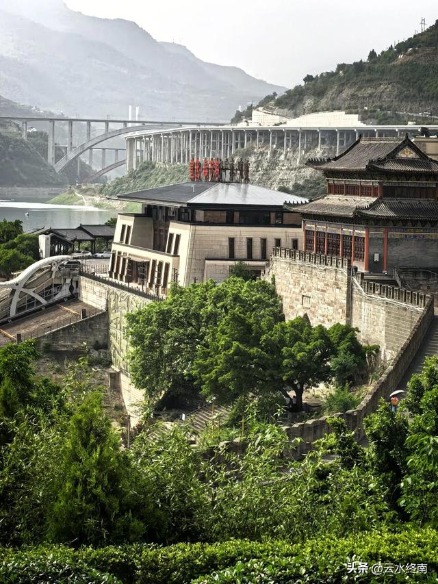 来三峡不来这个免费地方，真亏大了，不要光记着白帝城瞿塘峡