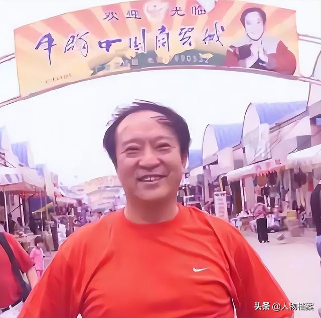 冯巩也没想到，家产尽失的牛群，如今终于找到了晚年的“依靠”