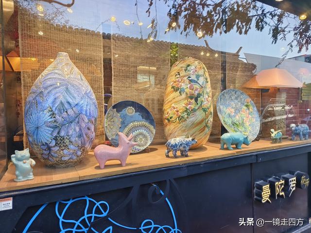 北京雍和宫边的五道营胡同，已成为文艺青年的网红打卡地