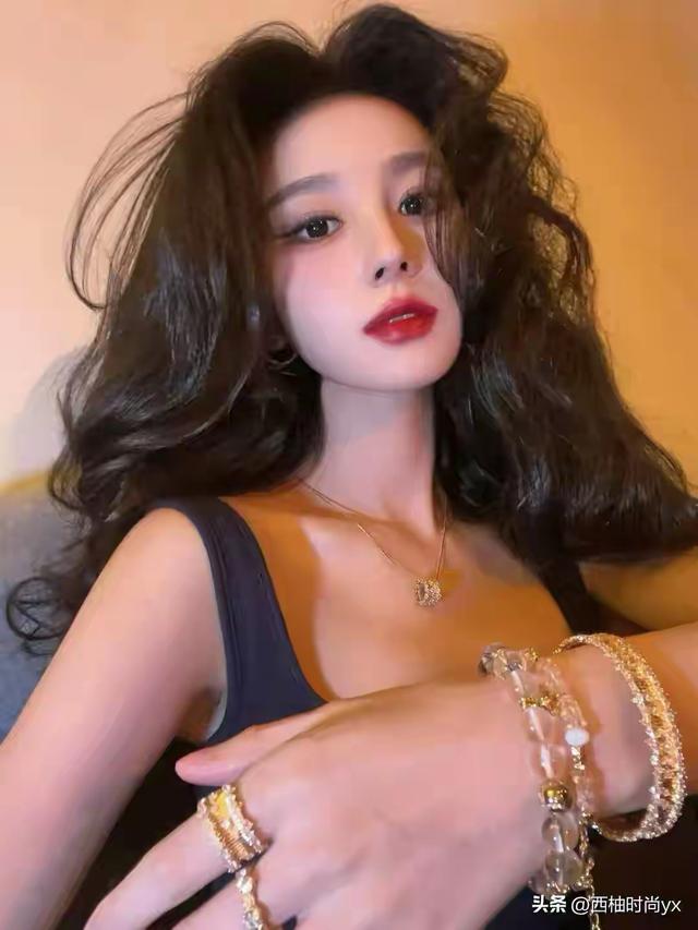 河北保定一校花好漂亮， 身高169cm，体重48kg 美的让人移不开眼