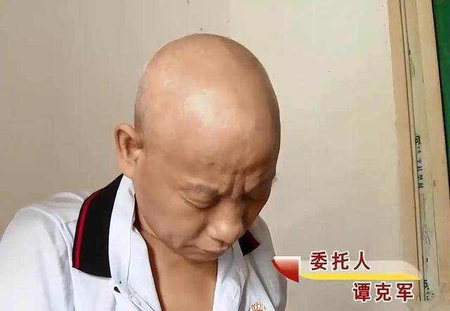 捐肾救妻的模范丈夫，12年后住院发现双肾都在，子女表示无法接受