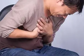 身体出现这4异常，说明可能患上肺栓塞了，赶紧看一看你有没有？图片