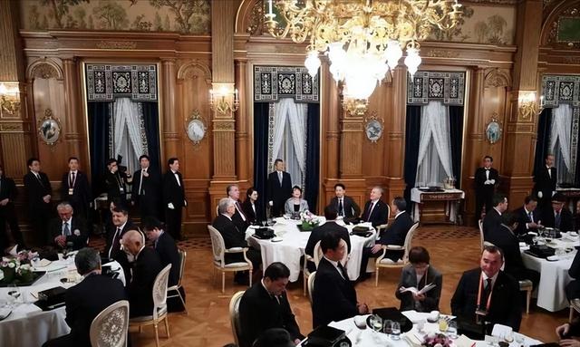 一场晚宴在东京召开，高市早苗想通了：对俄动真格，对中国来软的 第2张