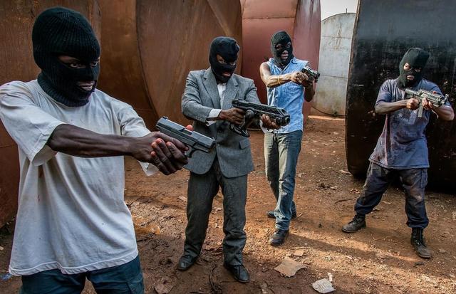 黑帮；替国家行使权利？巴西1个黑帮老大，可以吊打400名警察