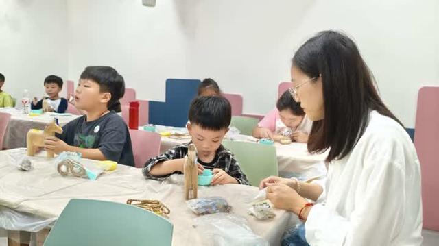 中秋国庆假期，博物馆日夜畅玩，市民游客热情高！