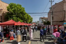 安陆陈店：文化科技卫生“三下乡”给村民送礼包图片