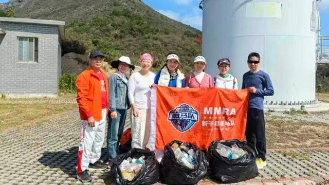 新干海拔1169.1米山顶的别样风景