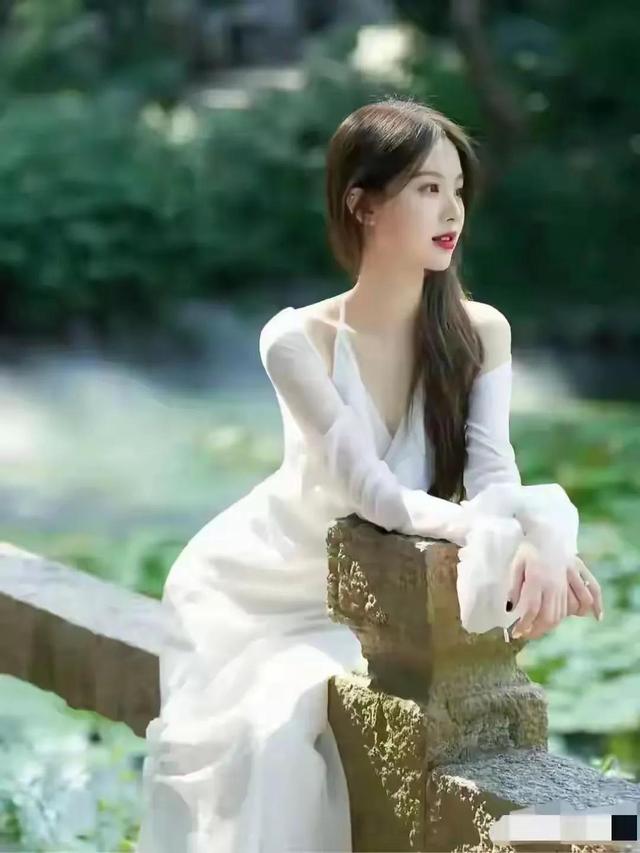 贵州一校花，仙姿玉色172cm身段45kg，美得太犯规，让人移不开眼