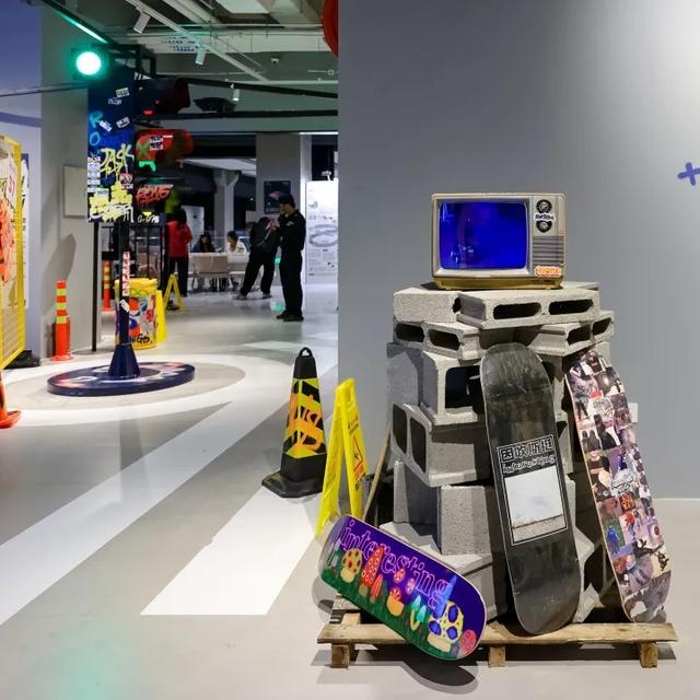 免费!藏在石景山首钢园的街头文化艺术展,超全逛展攻略来了→