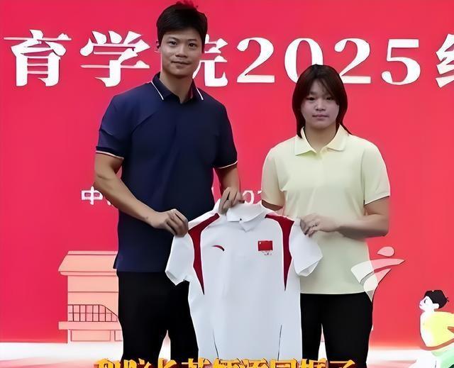 发胖退役风波不到一个月！被人民日报点名的全红婵，彻底打消舆论