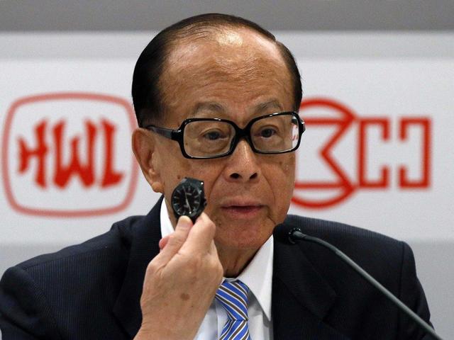 这次，现身九三阅兵的霍家，揭开李嘉诚仅剩的体面，霍震霆说对了