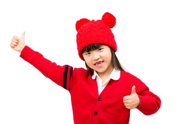 明年是马年，老话说“丙午红马年，遇火不穿红”，啥意思？