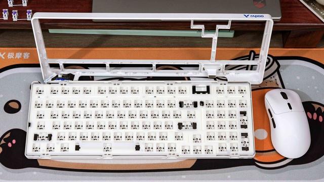 雷柏V700DIY-98拆解：7层消音+凯华定制快银轴，机械键盘卷疯了！
