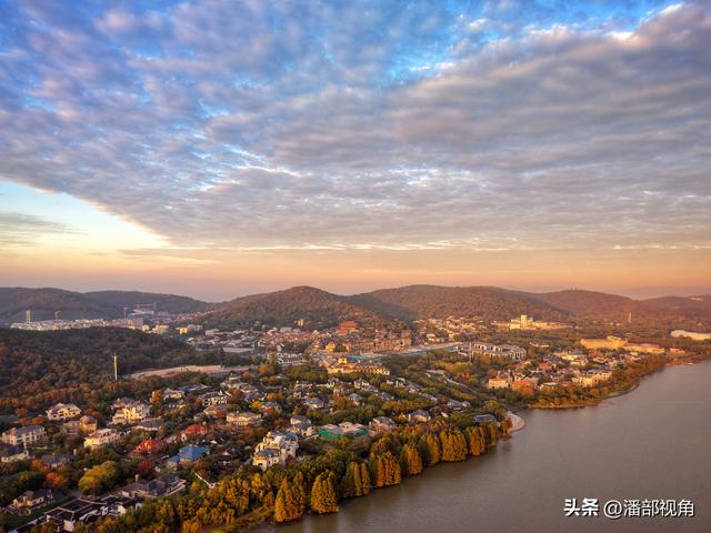 2025.11.13,日出蠡湖 ，霞光满天