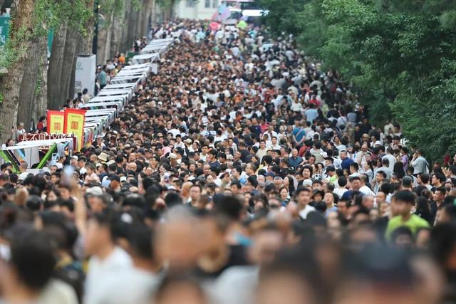 好热闹，逛得太上头！长春这条街“出彩”又“出圈”！