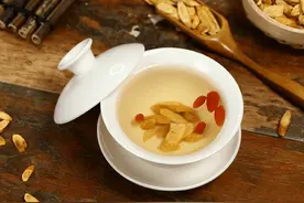 长期喝黄芪水，人为什么会变瘦？医生：黄芪水的副作用，要了解图片