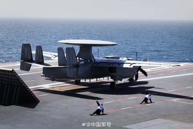 专家：福建舰击碎美国人的骄傲