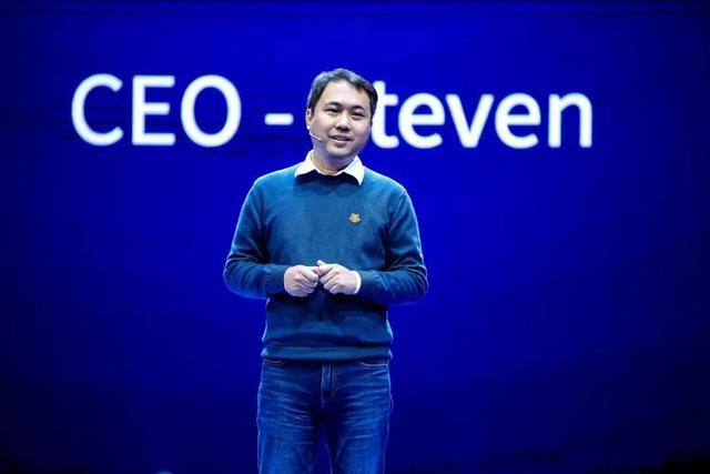 安克创新：出租屋起步靠充电器全球第一，2024年给员工发8亿奖金