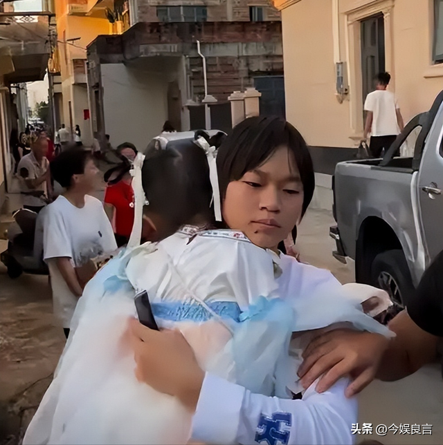 豪宅风波再次升级！全红婵夺冠仅10天，恶心的事发生了，全爸苦笑