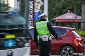 与你不见的城市守护者，交警和城管故事大揭秘！图片