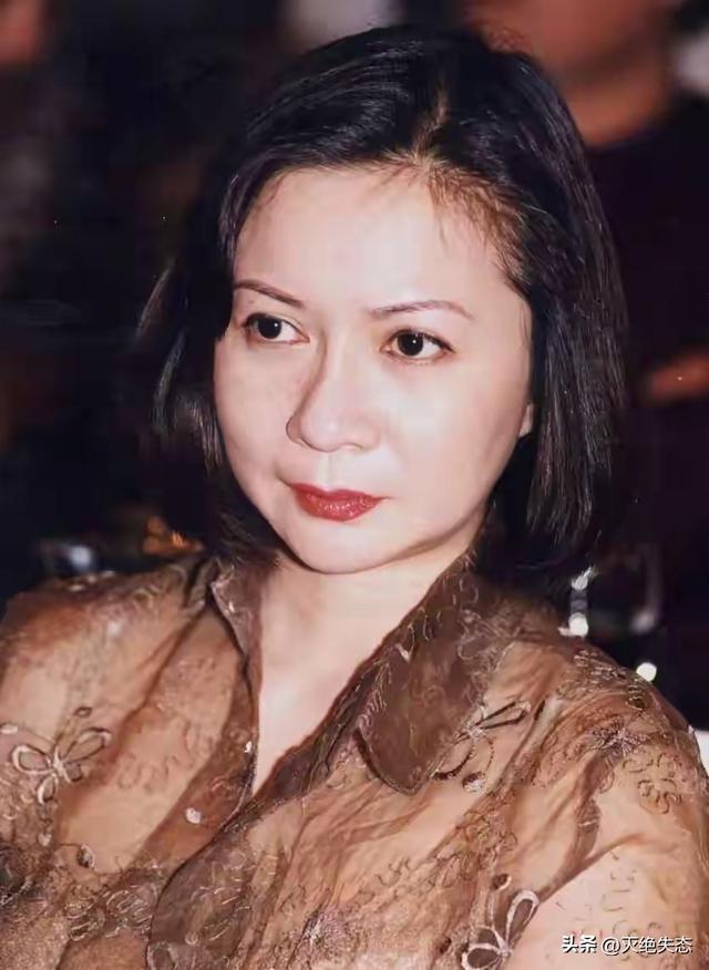 钱再多也没用！64岁身价千万的蔡明如今现状，给中年女人提了个醒