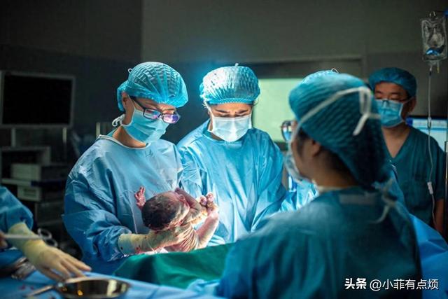 中国三年内男性数量对比，22年减少105万，23年少174万，24年呢？
