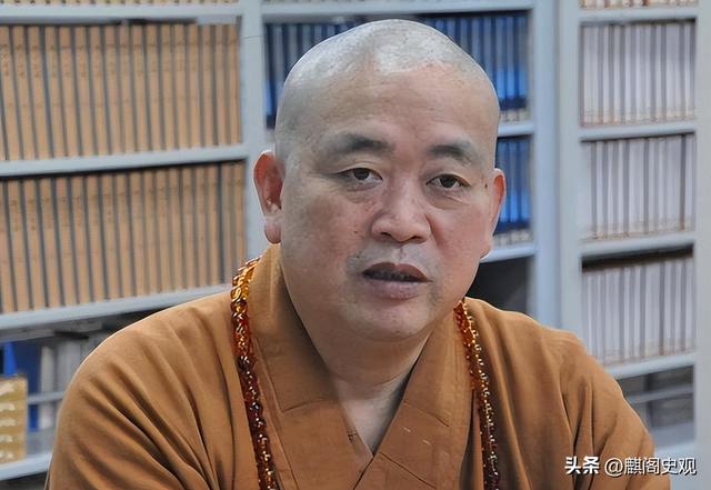新住持上任不到一天，印乐与美女照片被曝光！与释永信区别太明显