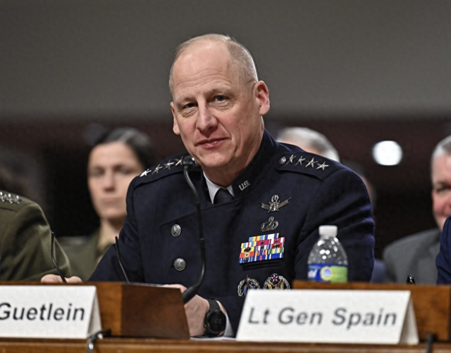 美军瞄准中国卫星，中方早就留好后手，特朗普敢开第一枪后果严重