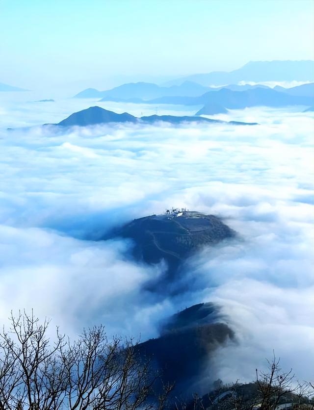 西安 2 小时直达秦岭这座免门票云海仙山，30 分钟徒步解锁大美秘境