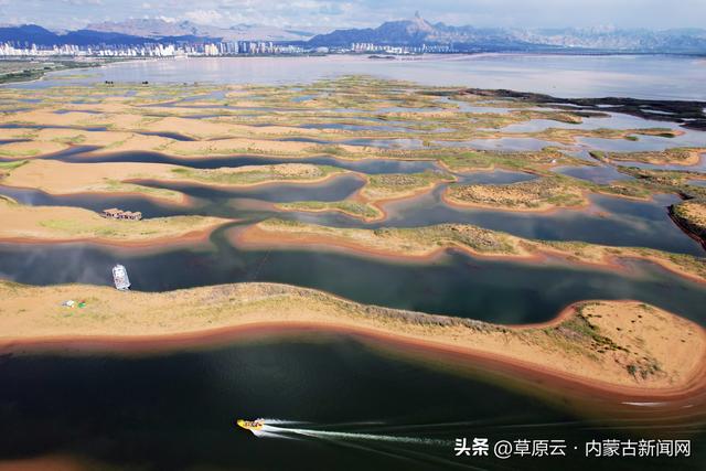 大河壮阔 亮丽北疆 |乌海湖：金沙碧水共长天