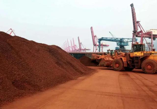 沉默5天后，高市早苗开腔了，对中国说了一句，不敢对美国说的话