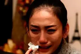 22岁女学生不听劝阻，远嫁迪拜后白天不受尊重，晚上更是度日如年图片