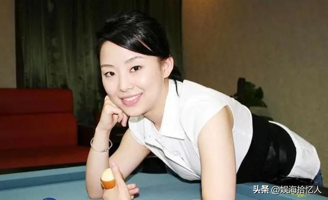 43岁潘晓婷无人敢娶，身材傲人资产超8亿，潘爸爸后悔当初管太严