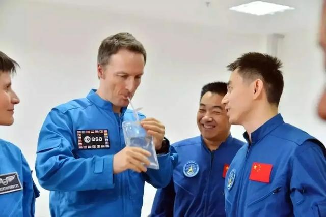 神舟二十号又出成果：新舱外航天服亮相，神二十一杨利伟能出征？