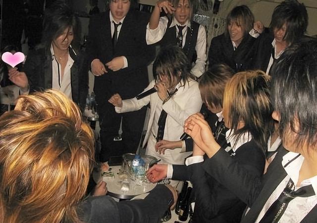 怪事一件接一件、百姓日子越来越难：深扒日本社会畸形的真面目