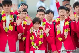 炸裂！陈若琳牛骏峰环球影城甜蜜约会，全红婵教练眼光果然毒辣！图片