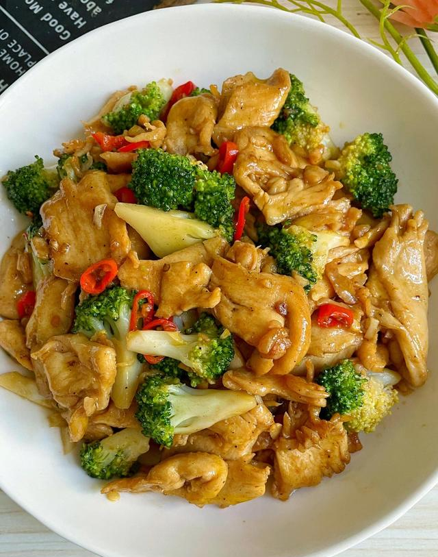 鸡胸肉成为关注对象！研究表明：常吃鸡胸肉，可能会带来4大好处